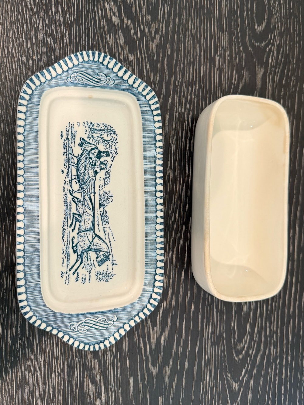 Royal China CURRIER & IVES PATTERN 2 pc Butter Dish MADE IN USA - Picture 2 of 5